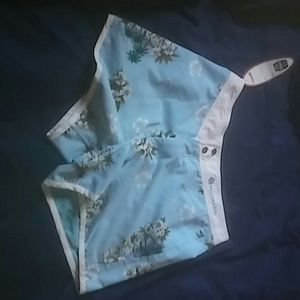 Maui and sons board shorts size large